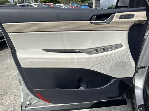Used 2021 Hyundai Palisade SEL w/ Premium Package FWD image 13