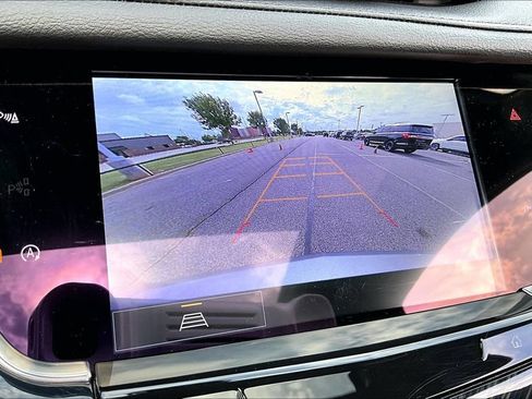 Used 2025 Cadillac XT6 Premium Luxury AWD/4WD image 23