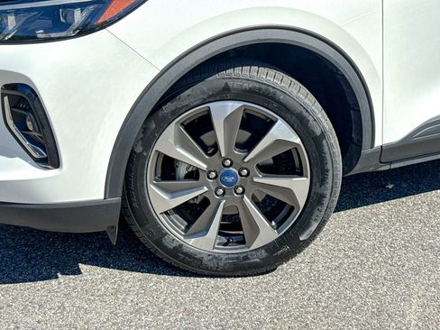 Certified 2023 Ford Escape Platinum image 10