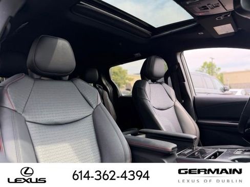 Used 2025 Toyota Sienna XSE w/ XSE Plus Package AWD/4WD image 12