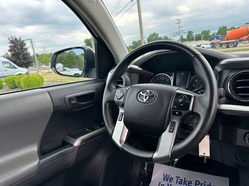 Used 2022 Toyota Tacoma SR5 AWD/4WD image 26