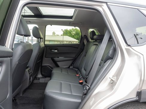 Used 2025 Nissan Rogue SL w/ SL Premium Package AWD/4WD image 18