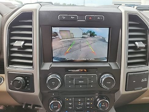 Used 2018 Ford F150 Lariat w/ FX4 Off-Road Package AWD/4WD image 21