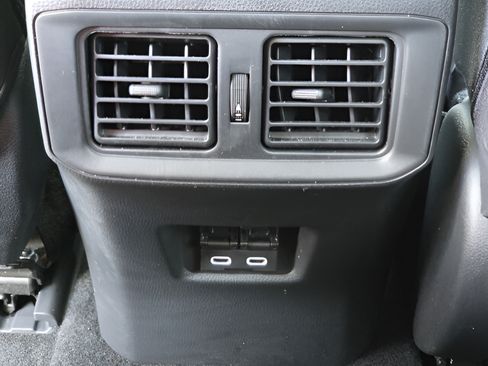 Used 2024 Toyota RAV4 XLE AWD/4WD image 12