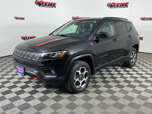 Used 2022 Jeep Compass Trailhawk w/ Trailhawk Convenience Group AWD/4WD image 5