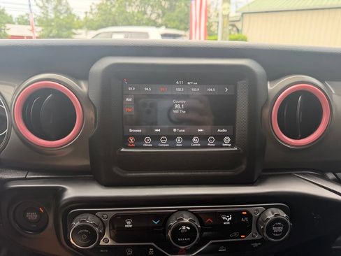 Used 2022 Jeep Wrangler Unlimited Sport AWD/4WD image 16