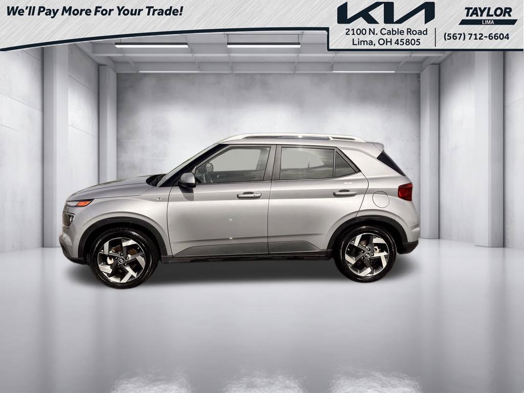 Used 2025 Hyundai Venue SEL FWD image 17