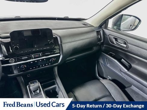Used 2022 Nissan Pathfinder SL AWD/4WD image 30