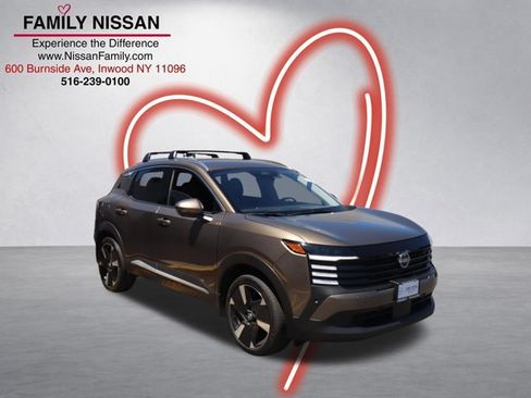 Certified 2025 Nissan Kicks SR AWD/4WD image 1