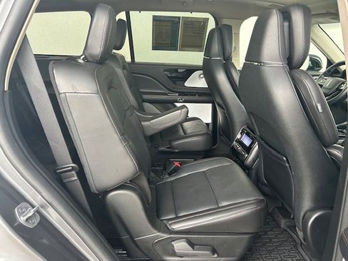 Used 2023 Lincoln Aviator Reserve w/ Equipment Group 201A AWD/4WD image 19