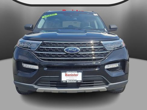 Used 2021 Ford Explorer XLT w/ Equipment Group 202A AWD/4WD image 2