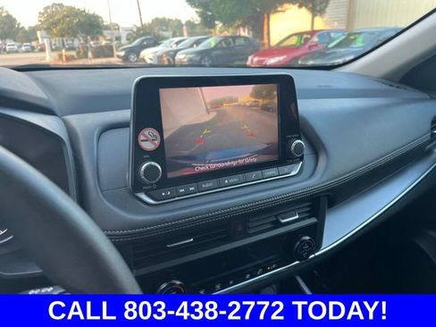 Used 2024 Nissan Rogue SV FWD image 22