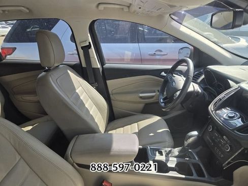 Used 2019 Ford Escape Titanium FWD image 9