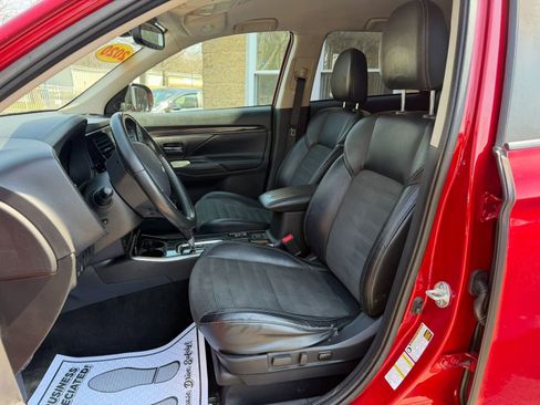 Used 2020 Mitsubishi Outlander SE image 5