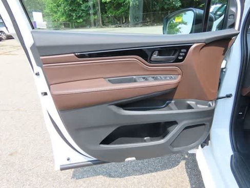 New 2026 Honda Odyssey Touring image 18