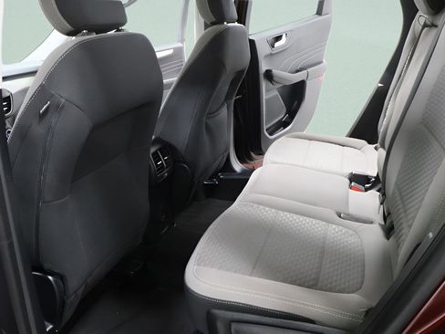 Used 2021 Ford Escape SE w/ SE Sport Appearance Package FWD image 27