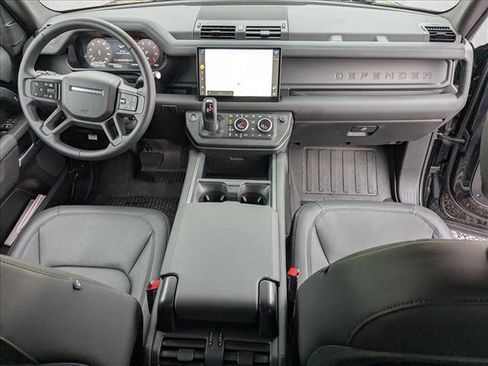 New 2025 Land Rover Defender 90 X-Dynamic SE AWD/4WD image 16