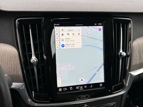 Used 2025 Volvo S90 B6 Plus image 18