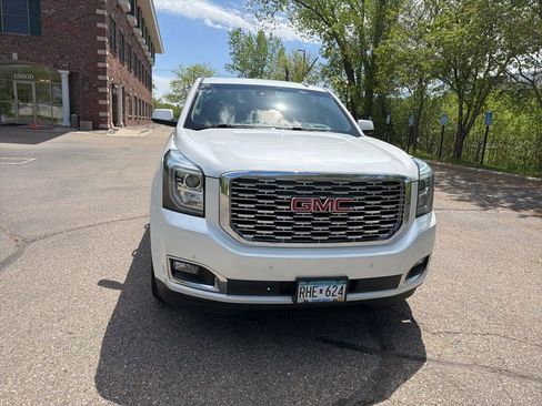 Used 2018 GMC Yukon Denali w/ Denali Ultimate Package AWD/4WD image 9
