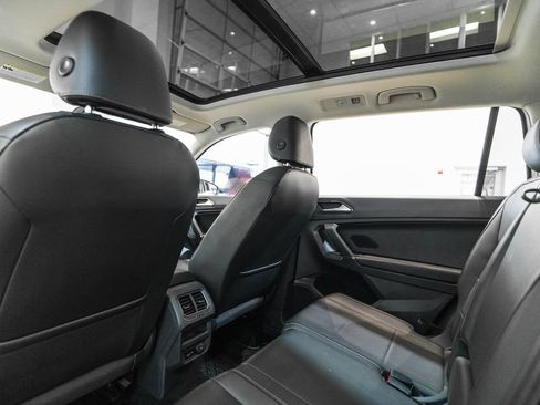 Used 2018 Volkswagen Tiguan SEL w/ 3rd Row Seat Package AWD/4WD image 14