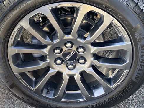 Used 2023 GMC Acadia Denali w/ Black Diamond Edition image 24