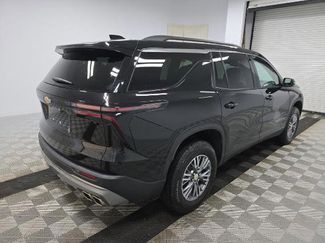 Used 2025 Chevrolet Traverse LT video 3