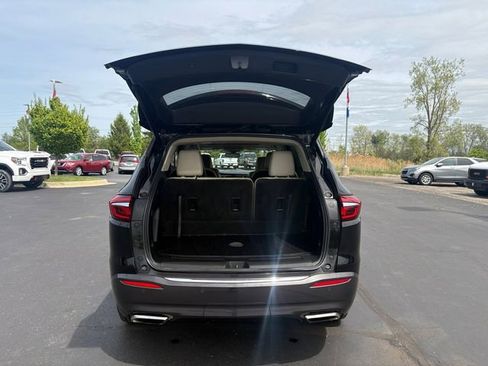 Used 2020 Buick Enclave Essence w/ Sound and Sites Package AWD/4WD image 17