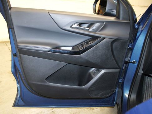 Used 2026 Chevrolet Equinox LT w/ Convenience Package II image 27