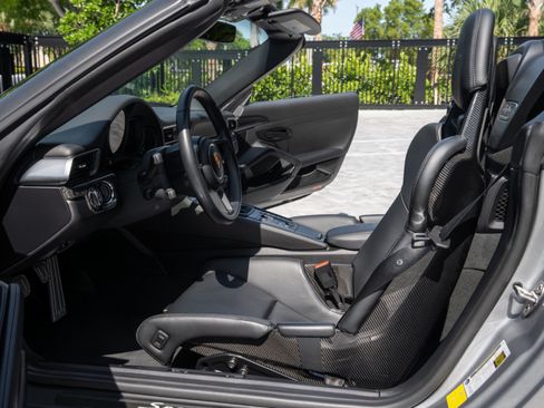 Used 2019 Porsche 911 Speedster RWD image 22
