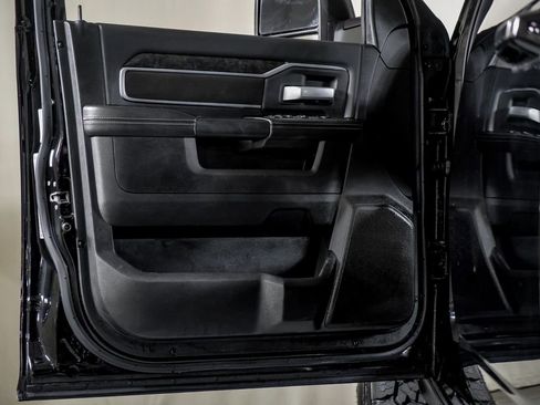 Used 2024 RAM 2500 Big Horn w/ Safety Group image 33