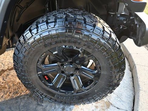 Used 2020 Jeep Wrangler Sport image 11