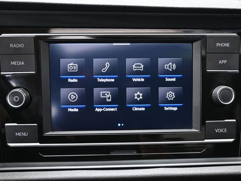 Used 2023 Volkswagen Jetta SE w/ Panoramic Sunroof Package image 22