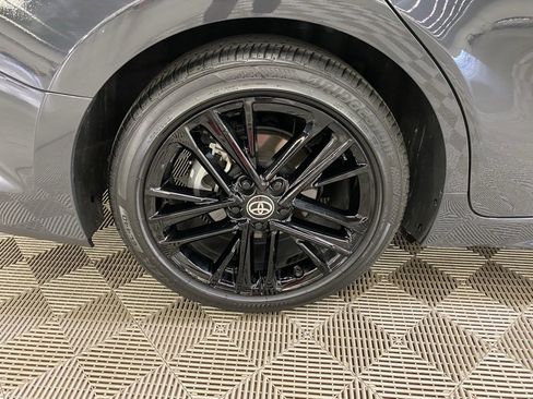 Used 2025 Toyota Camry SE image 13