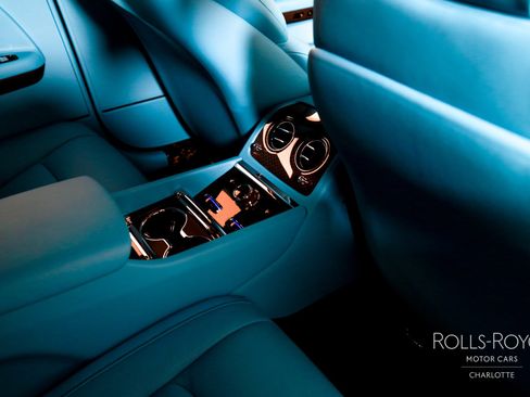 Used 2025 Rolls-Royce Spectre Black Badge w/ Spectre Enhancement Package image 26