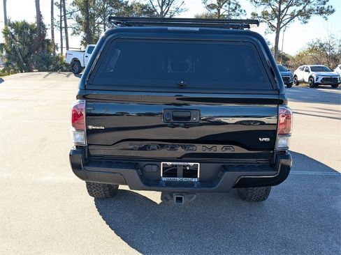 Used 2022 Toyota Tacoma TRD Sport image 5