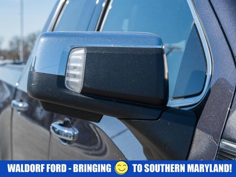 Used 2022 GMC Sierra 1500 SLT w/ SLT Convenience Package image 18