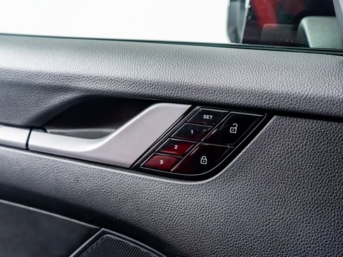 Used 2020 Porsche 911 Carrera 4S w/ Sport Package image 36