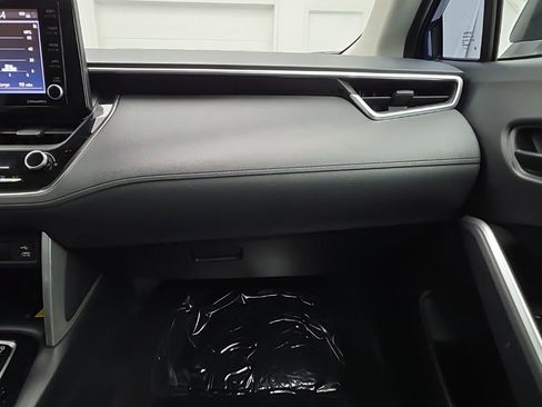 Used 2022 Toyota Corolla Cross LE w/ Moonroof Package image 37
