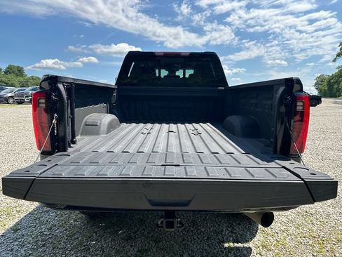 Used 2024 GMC Sierra 2500 Denali w/ Technology Package AWD/4WD image 13