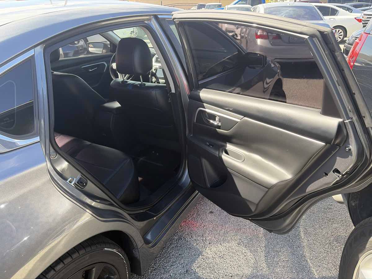 Used 2018 Nissan Altima 2.5 SR w/ SR Midnight Edition FWD image 22