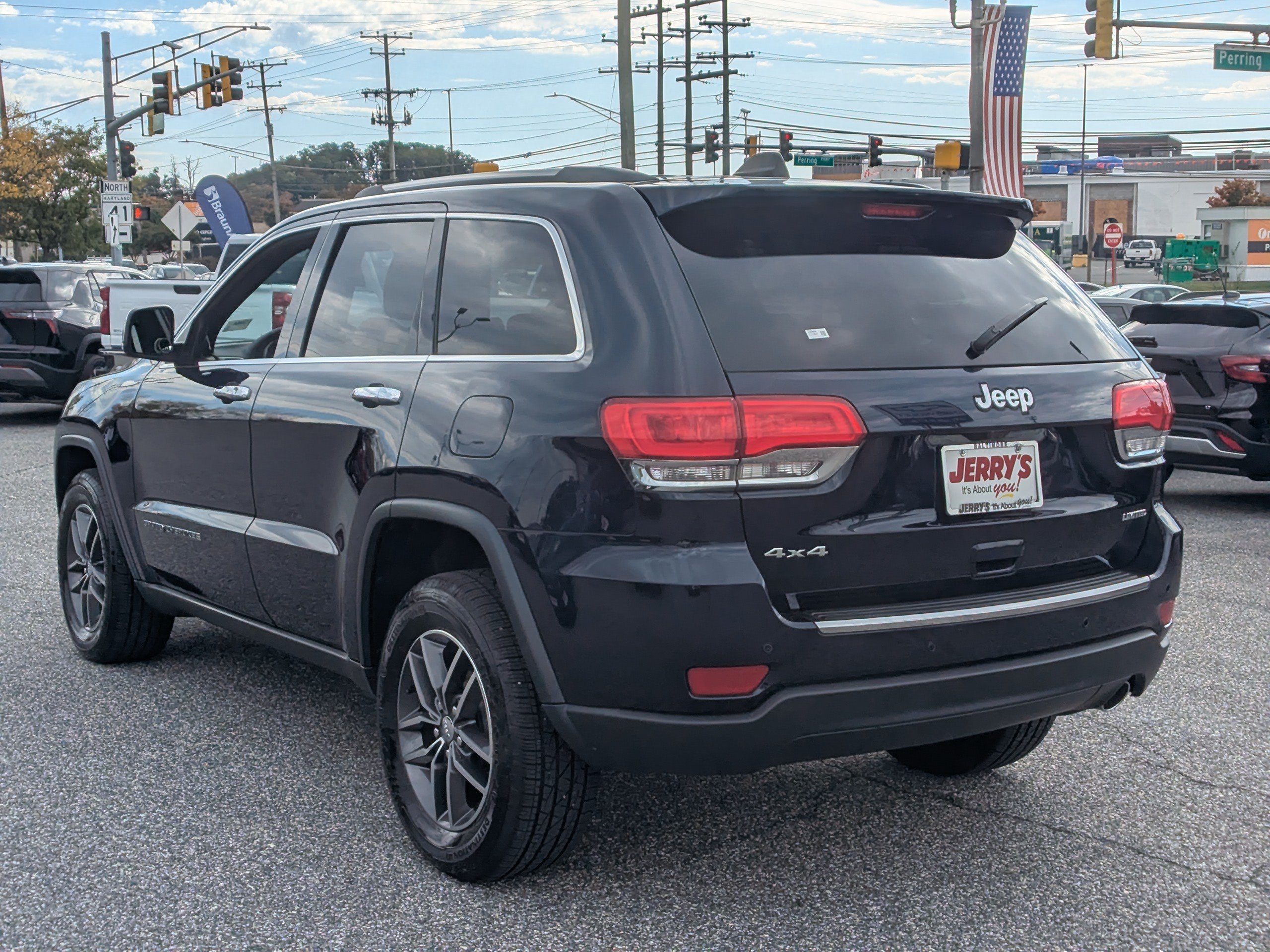 Used 2017 Jeep Grand Cherokee Limited AWD/4WD image 6