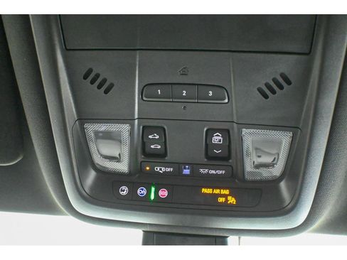 Used 2025 Cadillac XT6 Luxury image 55