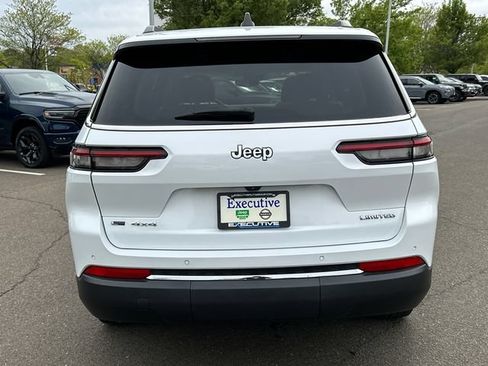 Used 2022 Jeep Grand Cherokee L Limited AWD/4WD image 3