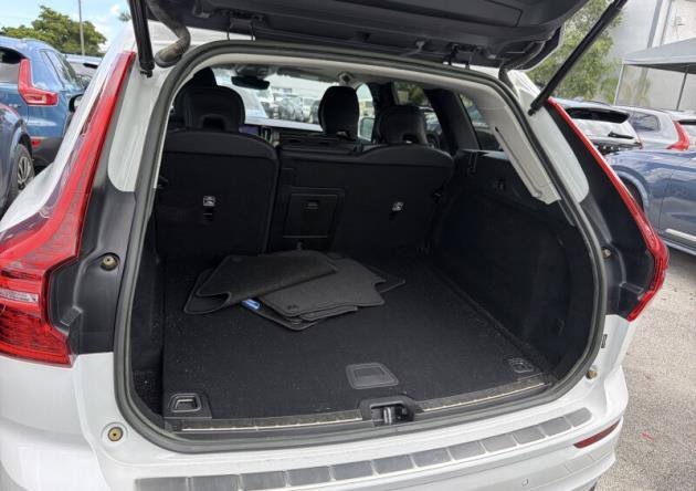 Used 2023 Volvo XC60 B5 Plus w/ Climate Package FWD image 5