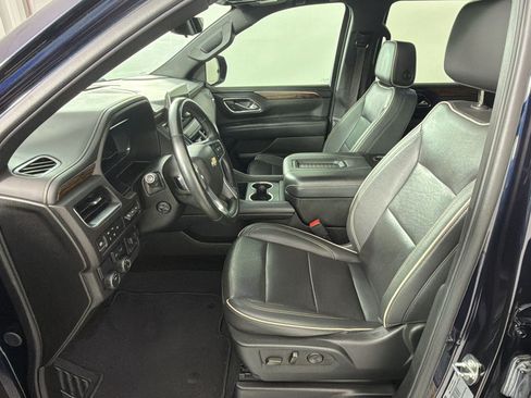 Used 2024 Chevrolet Tahoe Premier w/ Premium Package RWD image 5