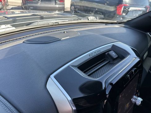 Used 2019 RAM 1500 Laramie AWD/4WD image 32