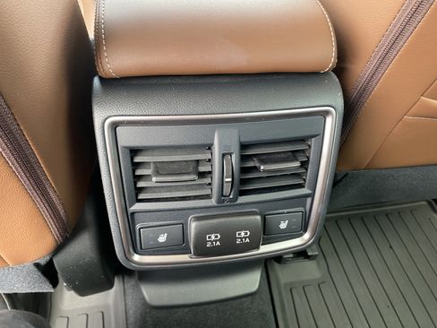 Used 2020 Subaru Forester Touring image 34