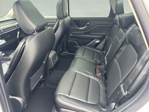 New 2026 Lincoln Corsair Premiere image 10