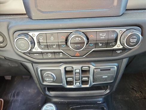 Used 2020 Jeep Gladiator Sport w/ Quick Order Package 23S AWD/4WD image 16