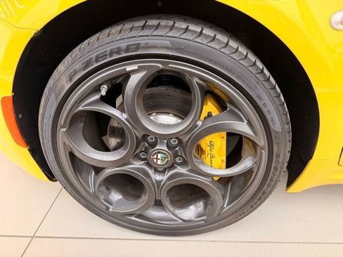 Used 2015 Alfa Romeo 4C Spider w/ Convenience Group RWD image 32